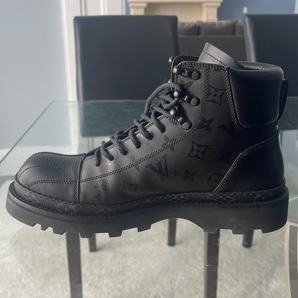 LV Monogram Eclipse Boots - Picture 4 of 12